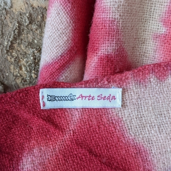 NWOT Arrte Seda Tie Dye Star Ikat Shawl Scarf - Picture 4 of 7